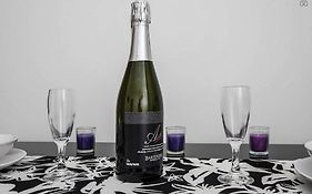 Navona Home